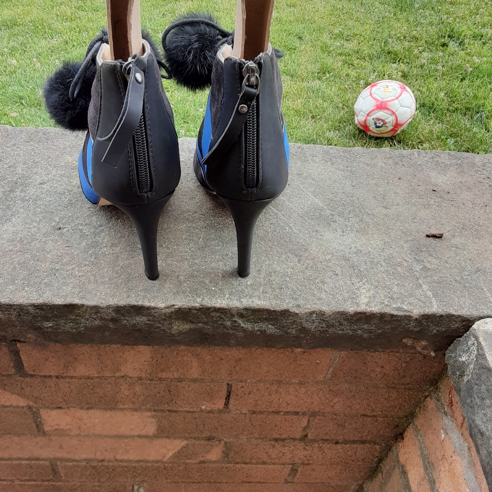 Open Toe heels - Picture 2 of 4